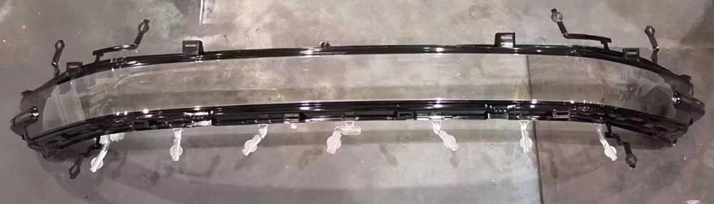 La luz penetrante frontal Changan Qiyuan E07 actualmente en producción en masa en la fábrica de Chongqing Hechuan tiene un tamaño de producto de 1931*195*515 mm.